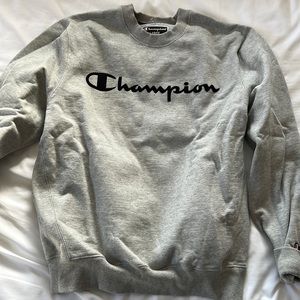 Champion crew neck sweater size large